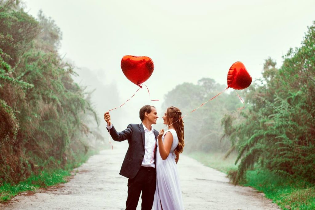Pick a Meaningful Location for Valentine's Day Photoshoot